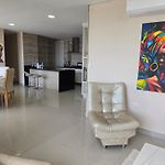 Luxury 4Br 3Ba Penthouse - 5 Min To Airport & Beach
