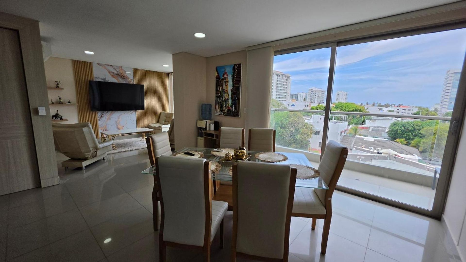 Luxury 4br 3ba Penthouse - 5 Min To Airport & Cartagena