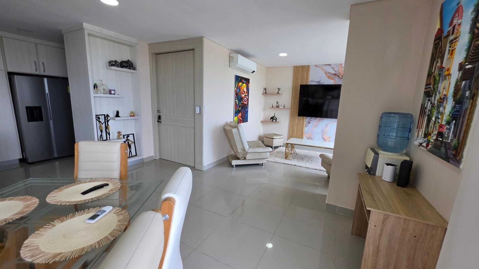 Luxury 4br 3ba Penthouse - 5 Min To Airport & *