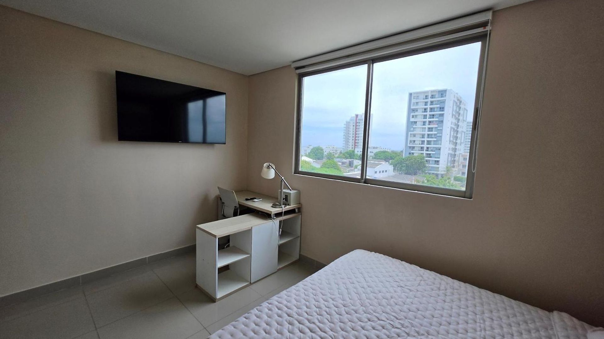 Luxury 4br 3ba Penthouse - 5 Min To Airport & Apartamento