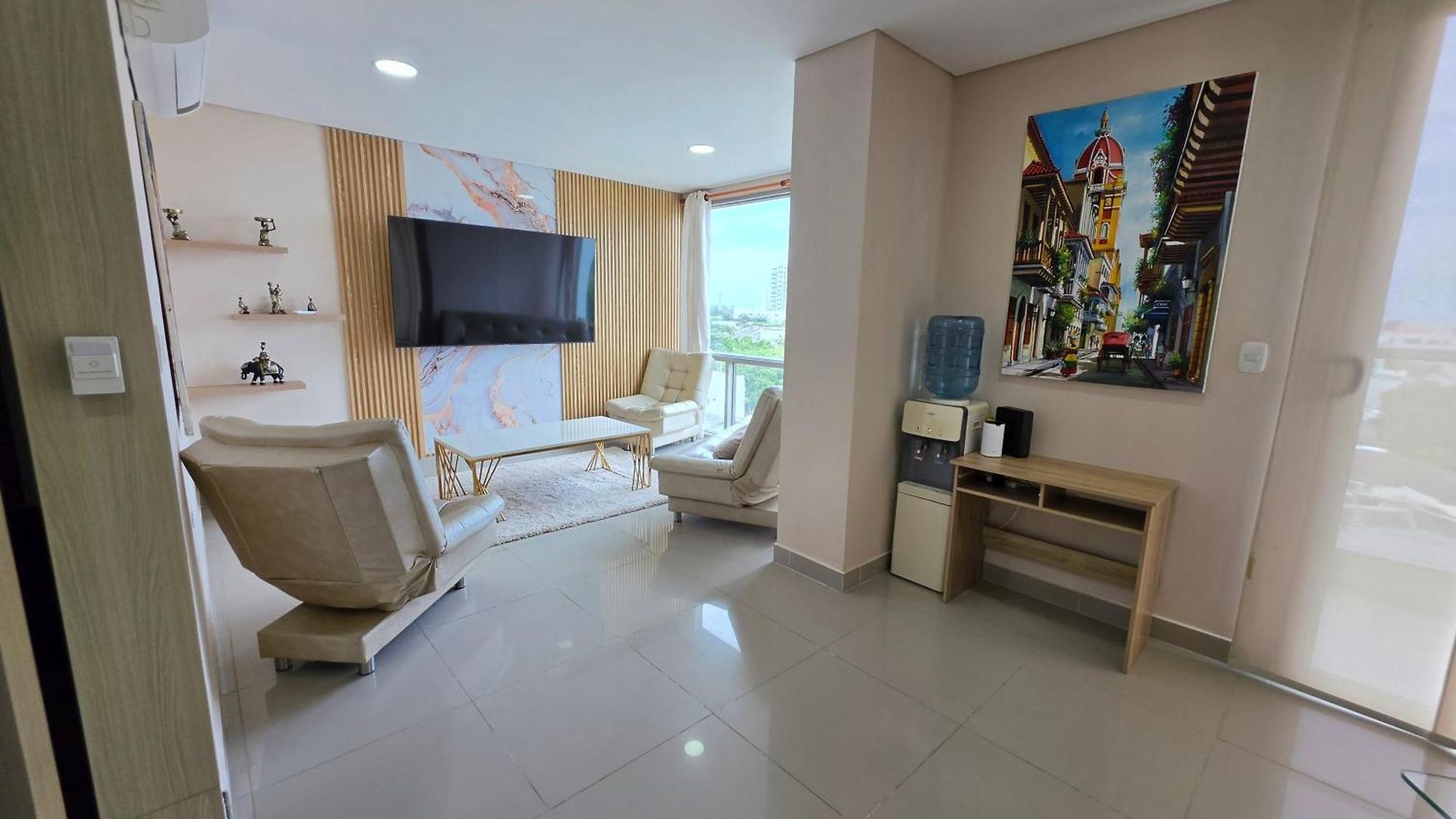 Luxury 4br 3ba Penthouse - 5 Min To Airport & Apartamento Cartagena