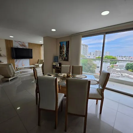 Luxury 4br 3ba Penthouse - 5 Min To Airport & Cartagena