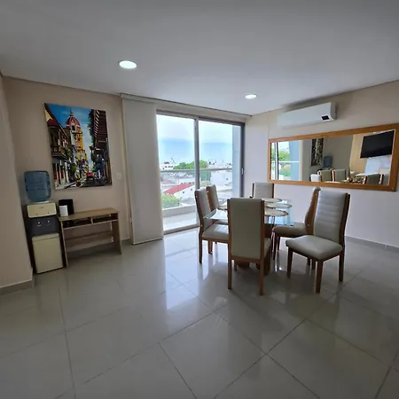 Luxury 4br 3ba Penthouse - 5 Min To Airport & *