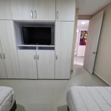 Luxury 4br 3ba Penthouse - 5 Min To Airport & Apartamento