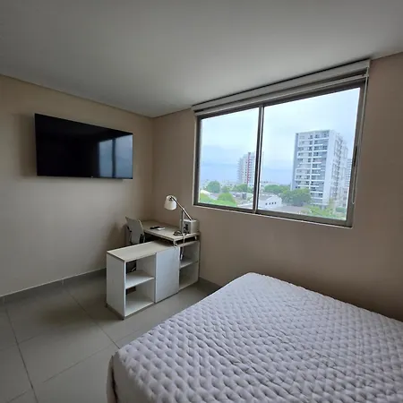 Luxury 4br 3ba Penthouse - 5 Min To Airport & Apartamento