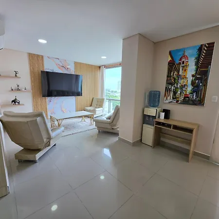 Luxury 4br 3ba Penthouse - 5 Min To Airport & Apartamento Cartagena